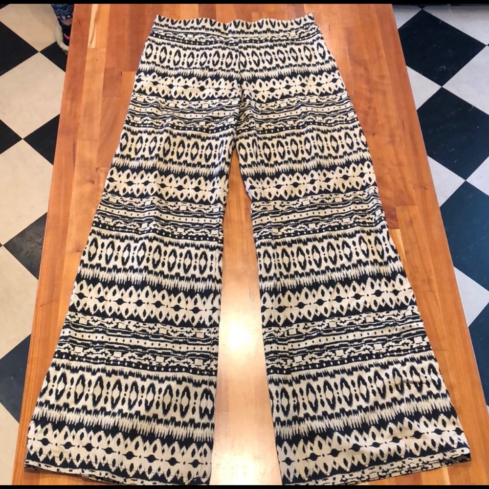 Arden B, wide leg, stylish and comfortable pant.